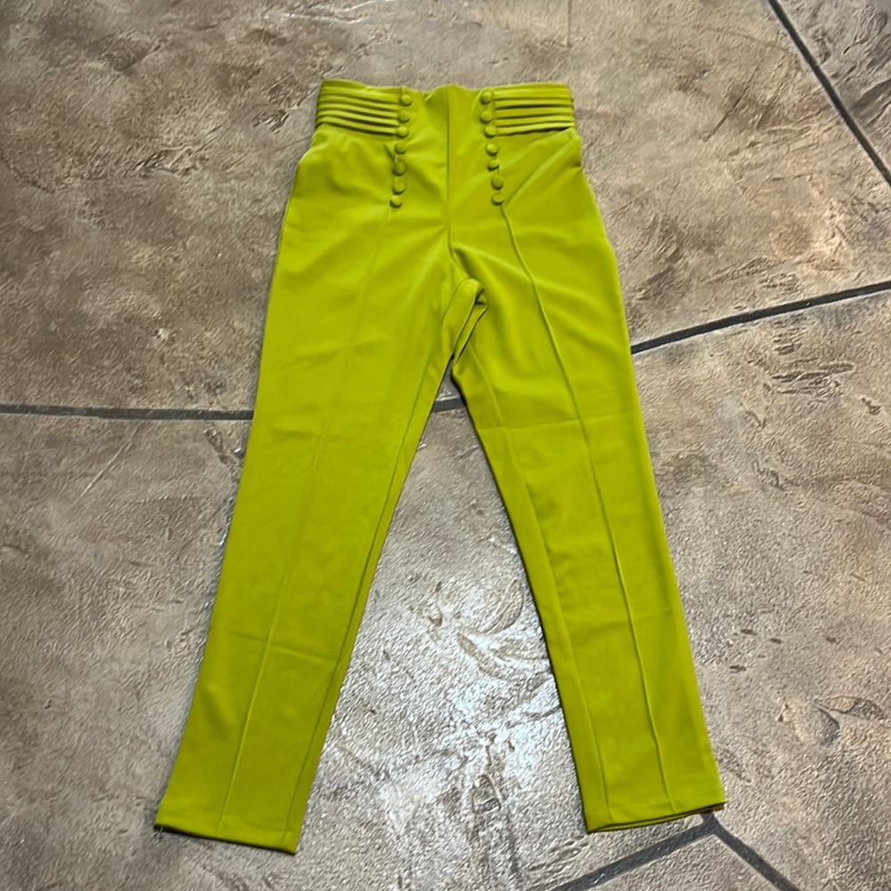 NWT K.Thanaporn by Giftzzi stretch pants. Size M